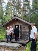 Valamo Sergei ja Hermanni tsasouna (skiitta). Jokainen skiitta on kopio jostain luostarista, tosin pienoiskoossa. Ne ovat kaikille avoimet, joka vain pääsee saarelle.