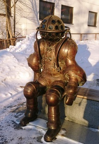 Vanhan sukelluspuku Pietarista