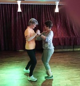 Lenkkaritanssit Kruunupuistossa Jaana ja Sirkku