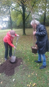 Varapuh.joht. Sirkku ja kaupunginpuutarhuri Hannu Tolonen